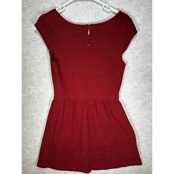 NWT Eyelash Couture Textured Maroon Red Dress Size Medium Juniors Fit and Flare - Picture 6 of 7